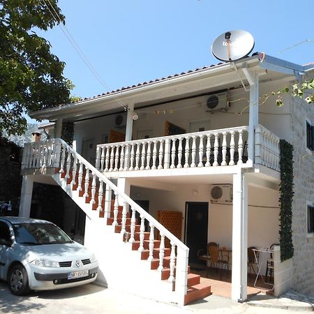 Apartments Vila San Kamenari Esterno foto